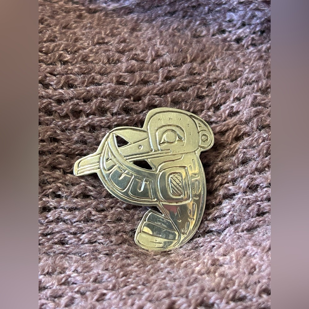 Silver indigenous hummingbirds pendant or brooch.